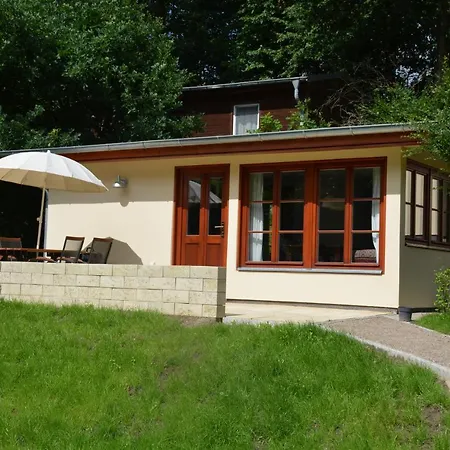 Bungalows Am Waldessaum Bei Hohenzieritz Lägenhet