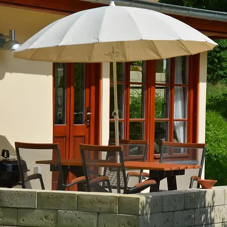 Bungalows Am Waldessaum Bei Hohenzieritz Lägenhet